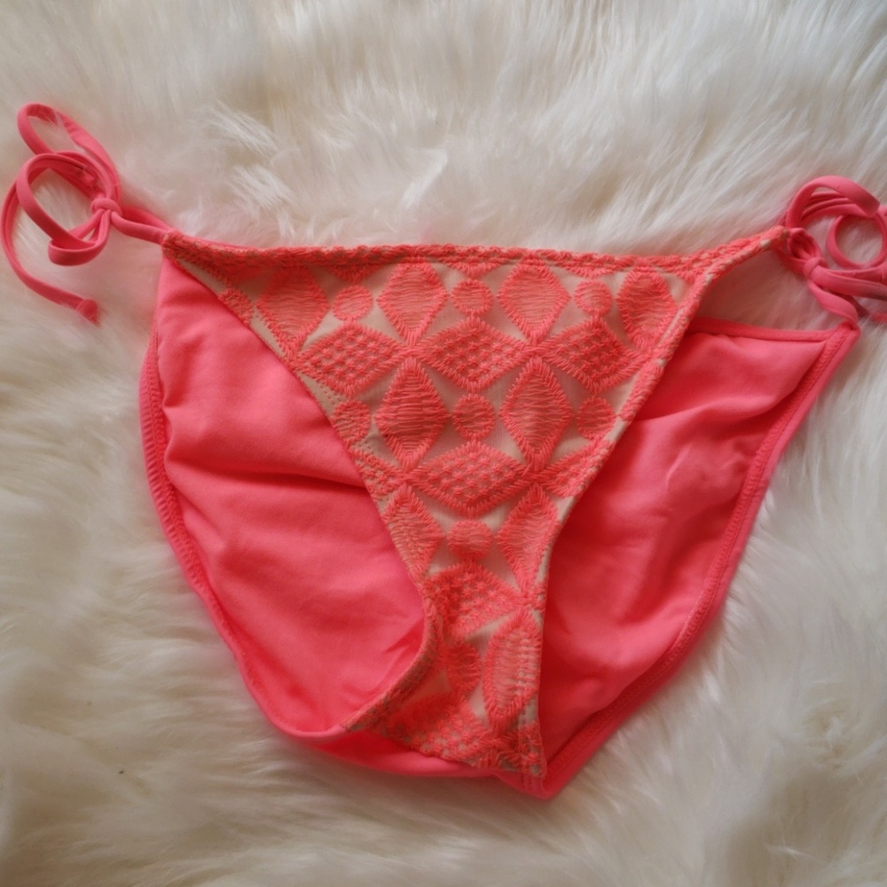 Coral bikini bottoms
